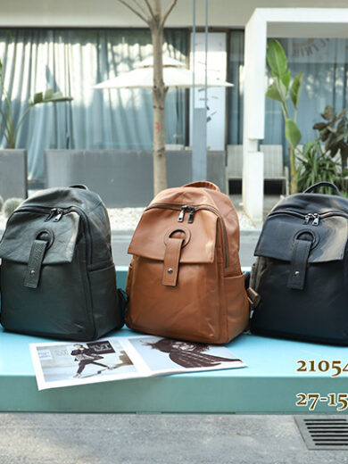 Women's Genuine Leather  Fashion Large Capacity Shoulder Backpack - Image 8